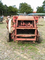 Botteleuse ramasseuse, presse (Fete de la Moisson St Simeon de Bressieux 2006) (3)